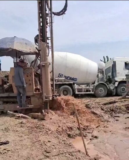 南陵岩石井施工